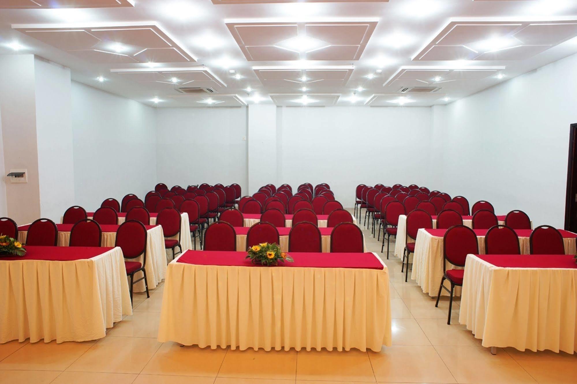 Vian Hotel Дананг Экстерьер фото